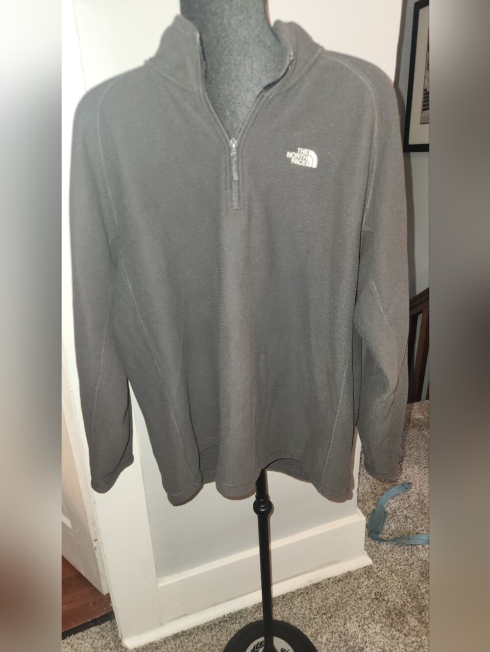 The North Face Men's Charcoal Gry Half-Zip Pullover, Embroid, Lined Textured. XL